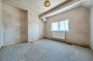 Bedroom 1- click for photo gallery